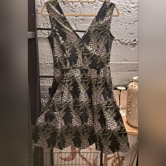 H&M Dresses & Skirts - Pineapple dress